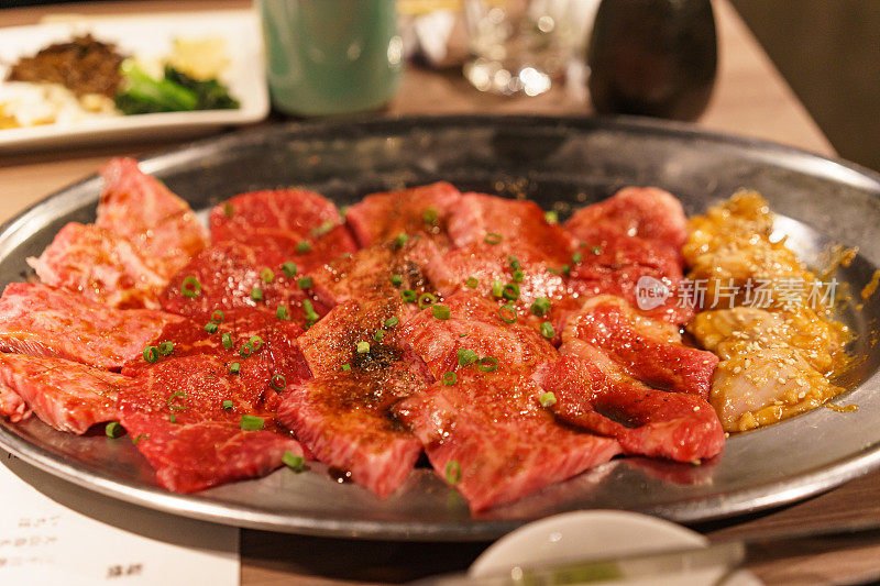 Yakiniku -在Yakiniku餐厅烤肉